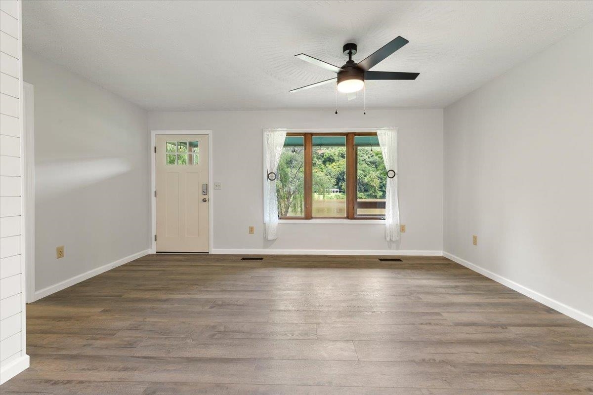 1769 Julia Simpkins Road Allisonia VA 24347