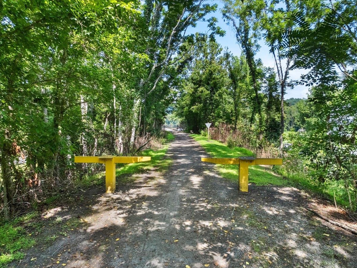 1769 Julia Simpkins Road Allisonia VA 24347