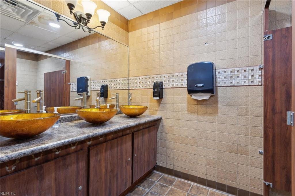 14859 Warwick Boulevard Newport News VA 23608