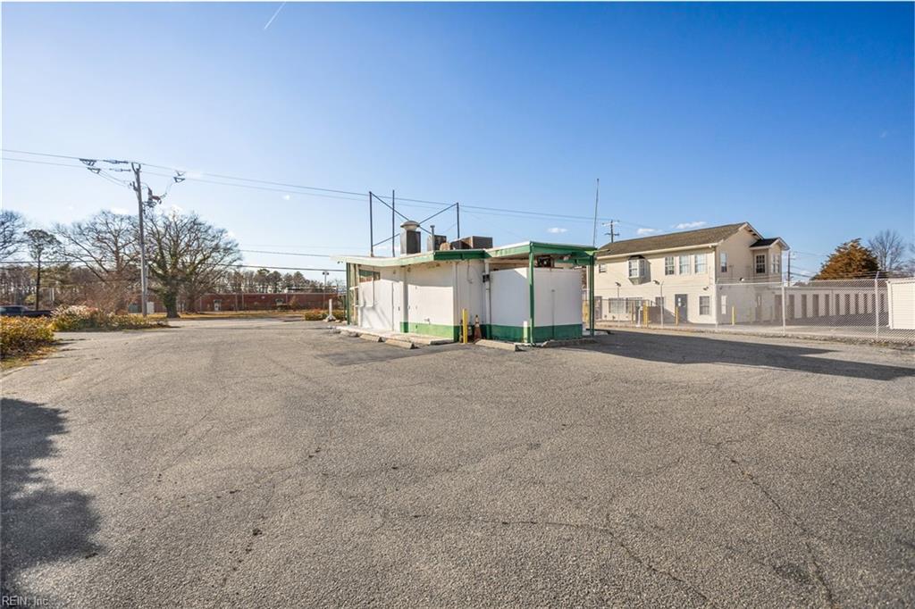 5862 Jefferson Avenue Newport News VA 23605