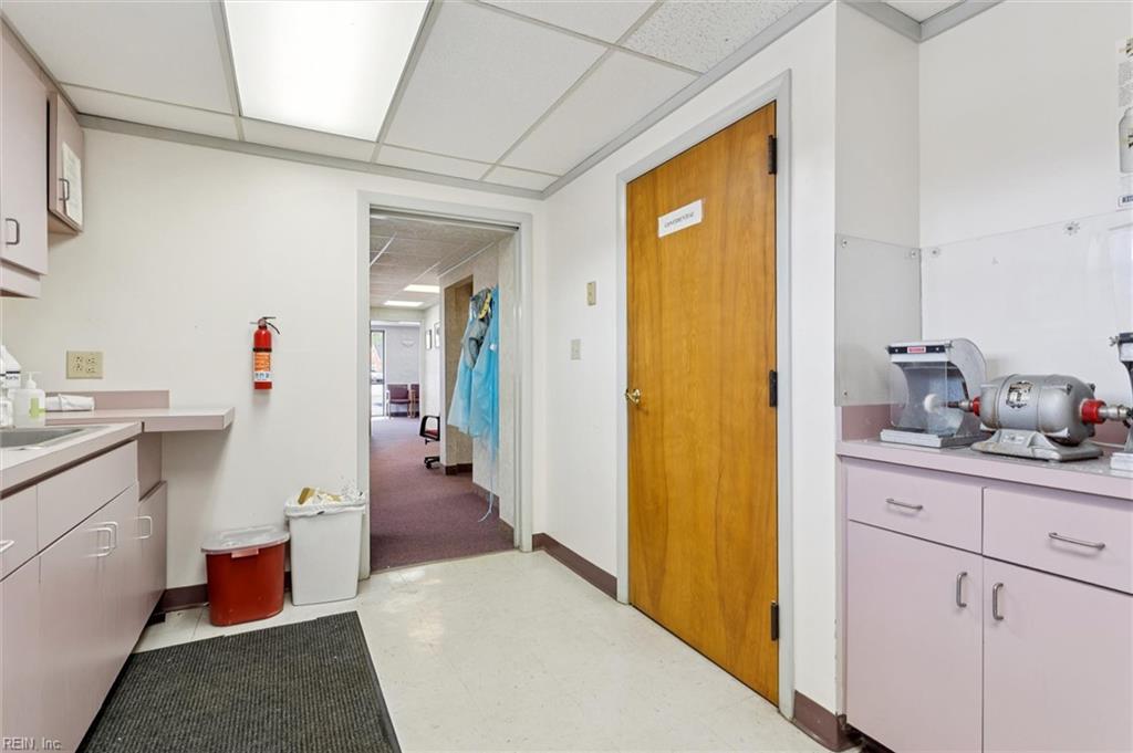 9916 Warwick Boulevard Newport News VA 23601