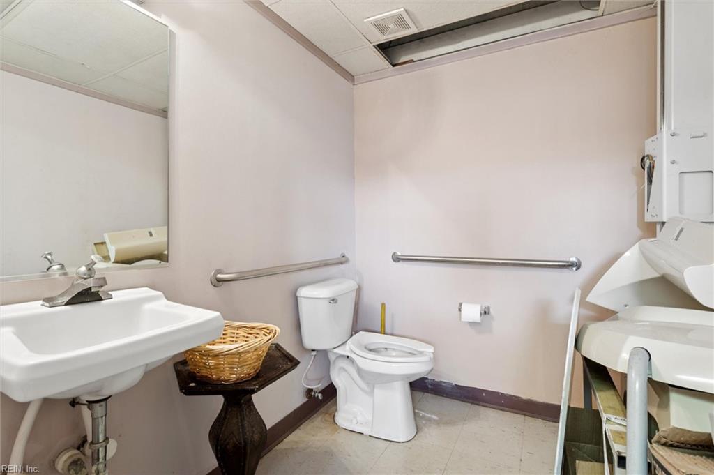 9916 Warwick Boulevard Newport News VA 23601