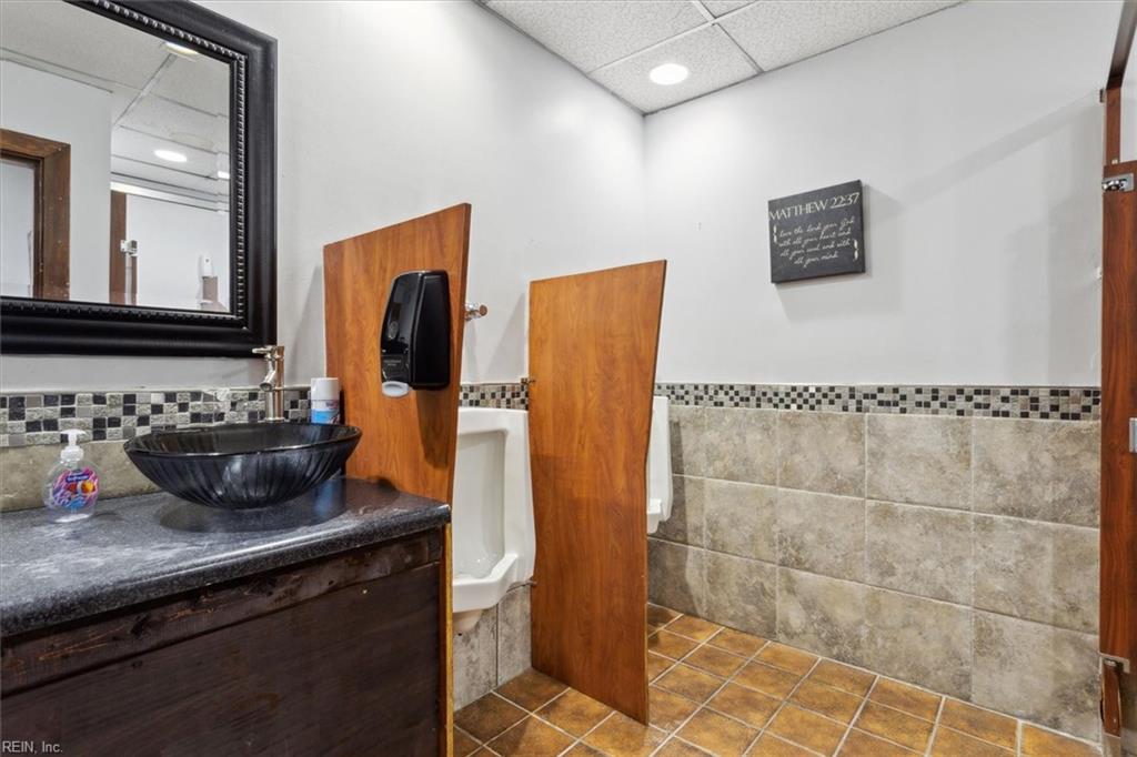 14859 Warwick Boulevard Newport News VA 23608