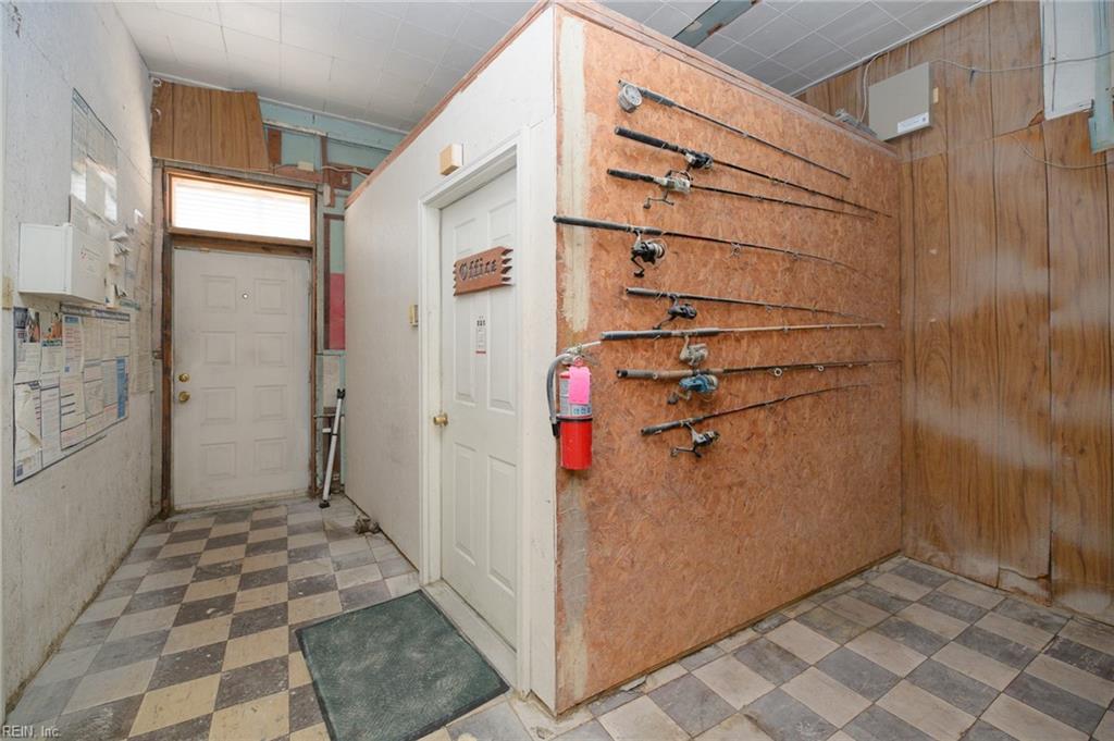 7826 Warwick Boulevard Newport News VA 23607