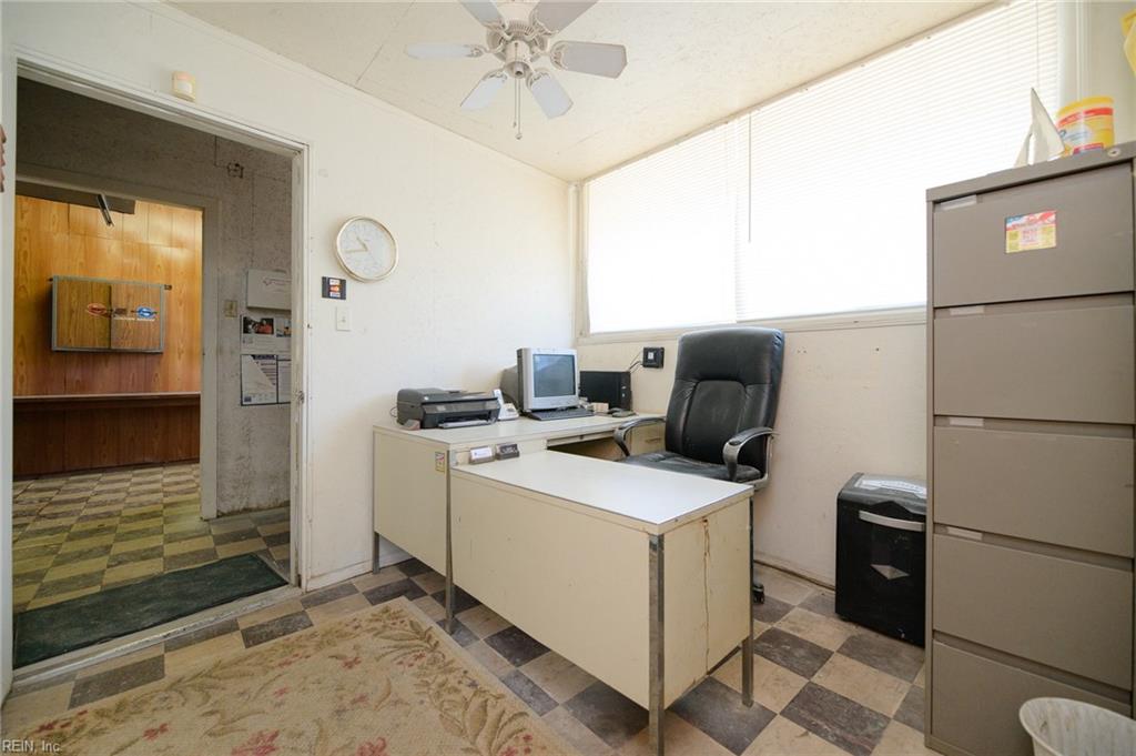 7826 Warwick Boulevard Newport News VA 23607