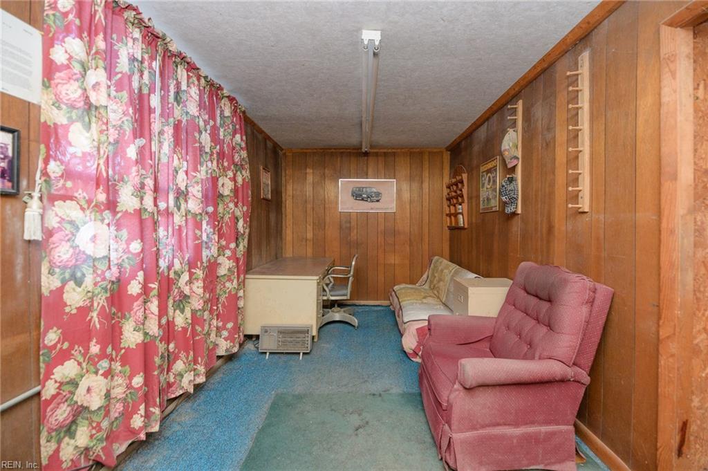 7826 Warwick Boulevard Newport News VA 23607