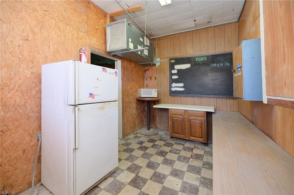 7826 Warwick Boulevard Newport News VA 23607