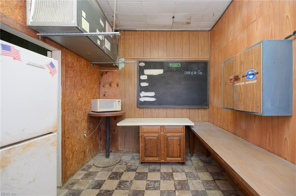 7826 Warwick Boulevard Newport News VA 23607