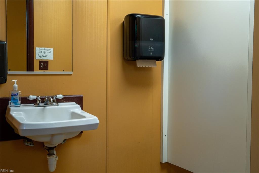 6870 Main Street Gloucester VA 23061