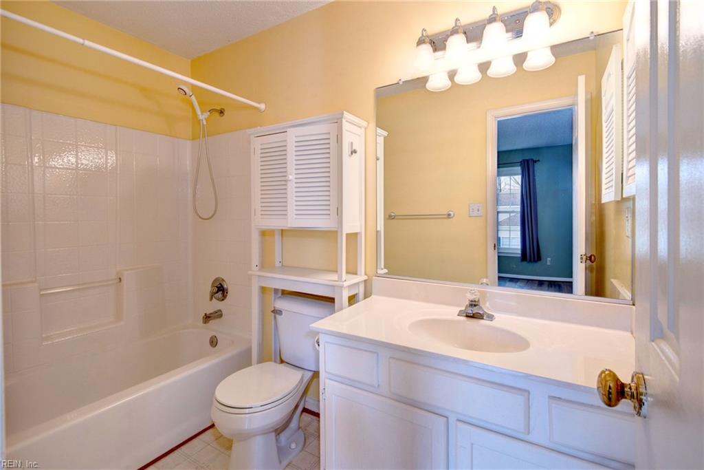 102 Penny Lane Yorktown VA 23692