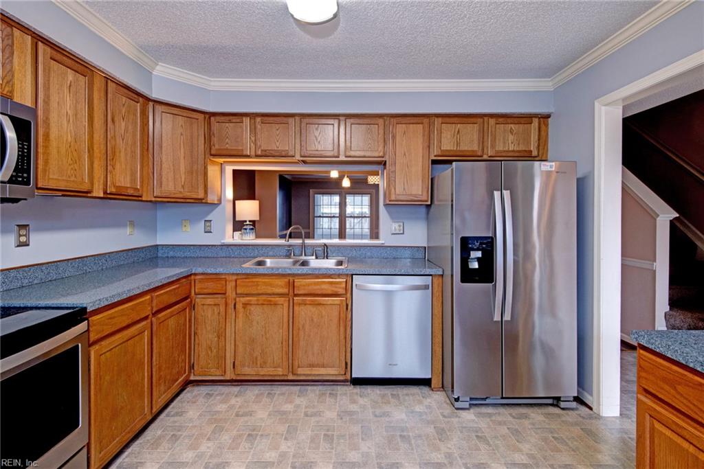 102 Penny Lane Yorktown VA 23692