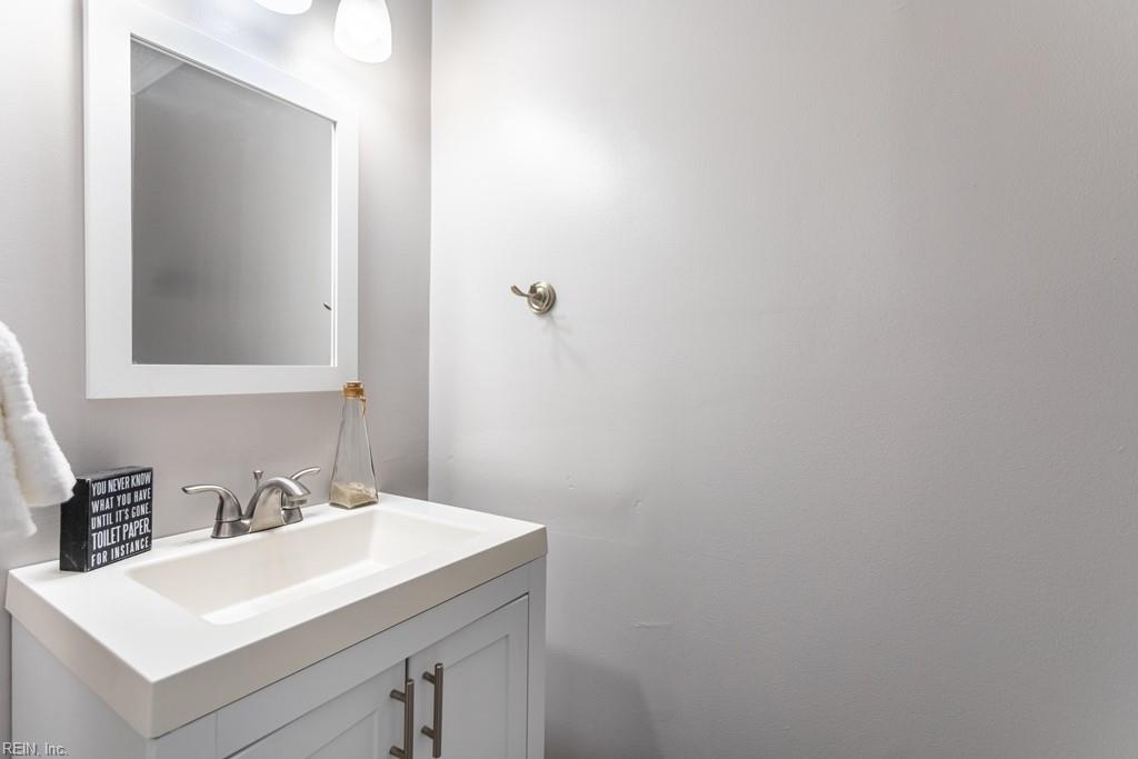108 Penny Lane Yorktown VA 23692