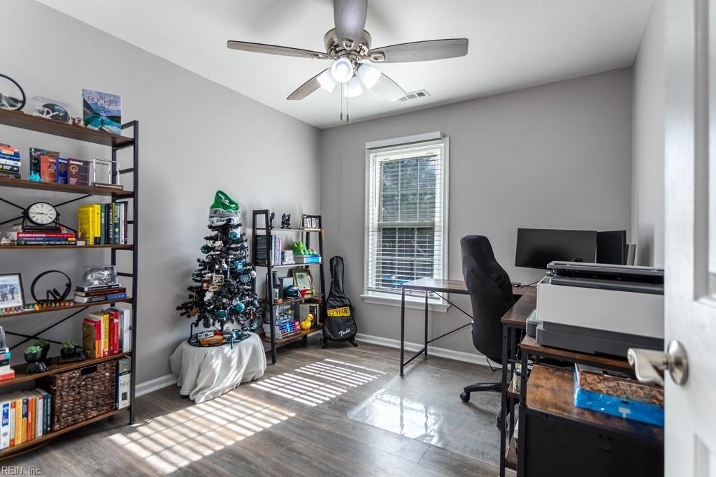 108 Penny Lane Yorktown VA 23692