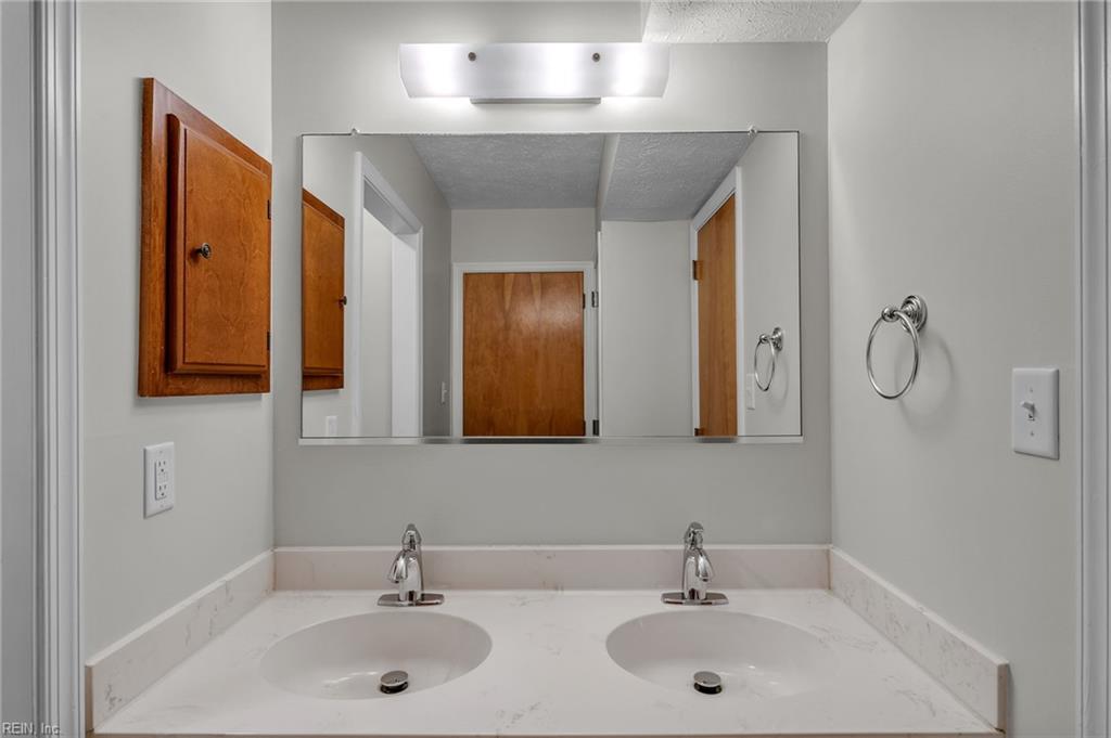 106 Englewood Drive Yorktown VA 23692