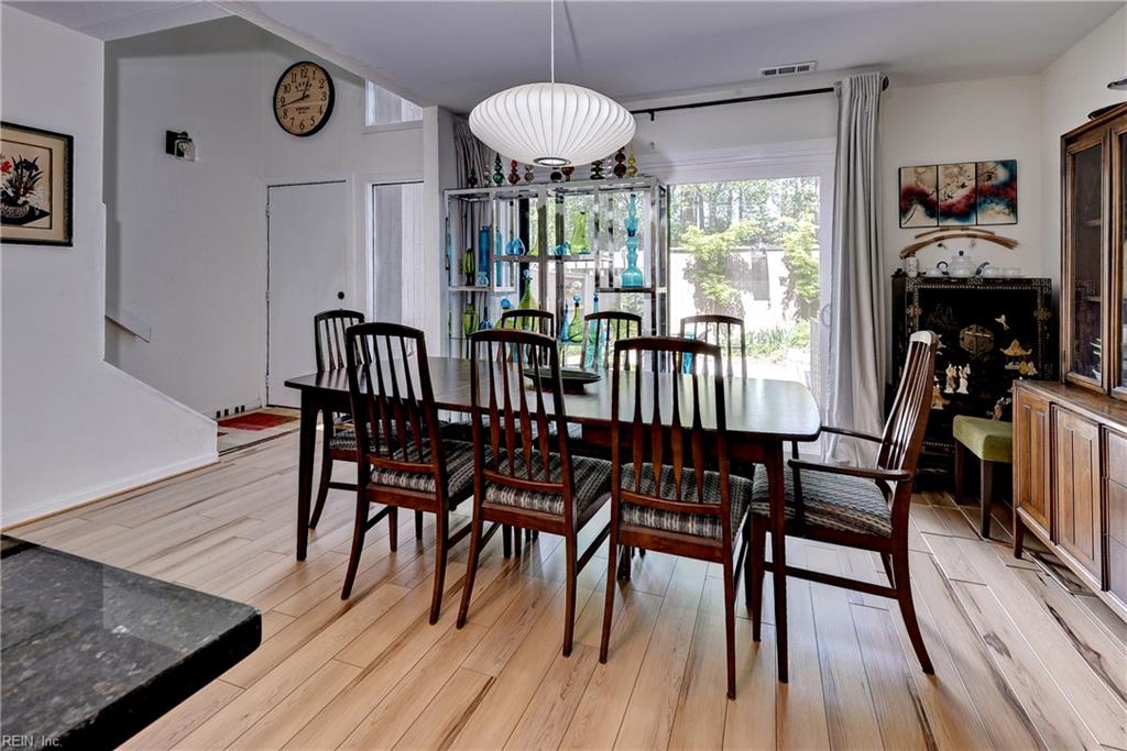 102 Harrops Glen Williamsburg VA 23185