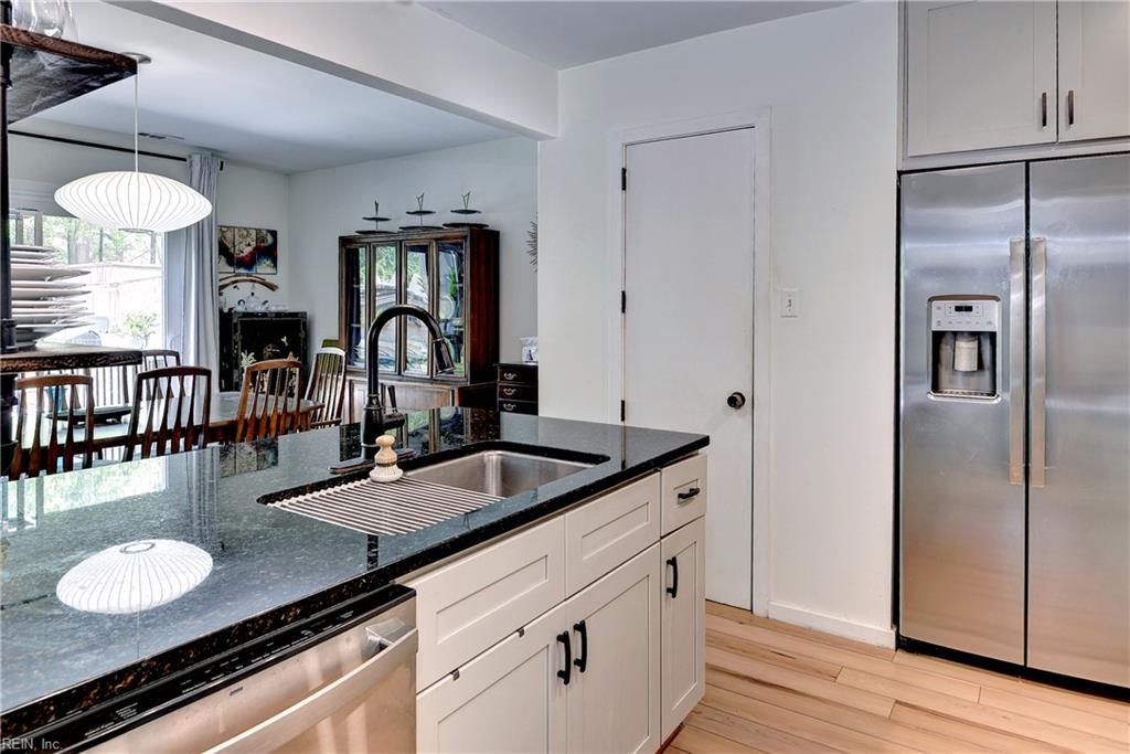 102 Harrops Glen Williamsburg VA 23185