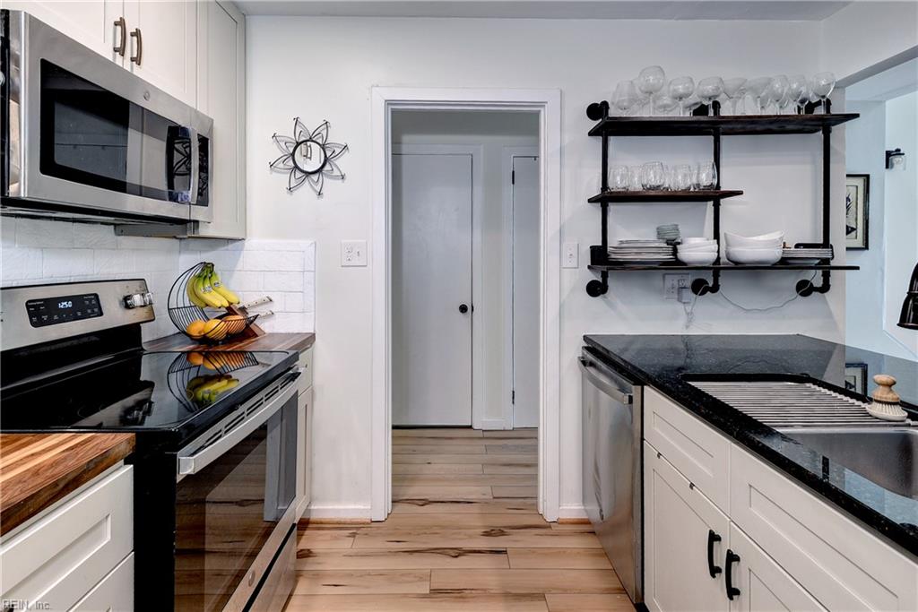 102 Harrops Glen Williamsburg VA 23185