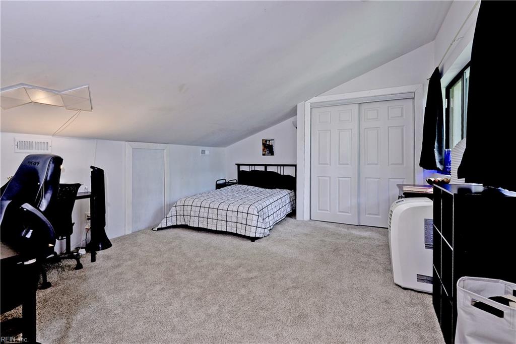 102 Harrops Glen Williamsburg VA 23185