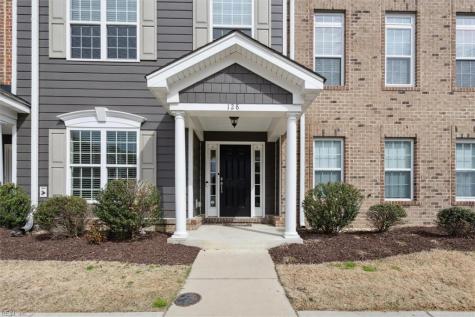 128 Daybeacon Street Yorktown VA 23692