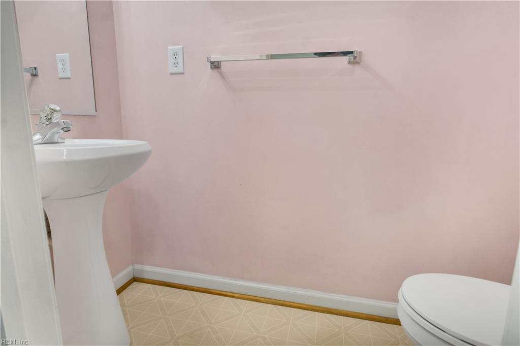 135 White Cedar Lane Yorktown VA 23693