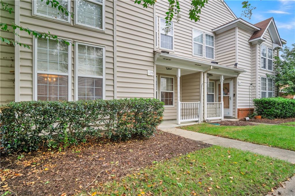 135 White Cedar Lane Yorktown VA 23693
