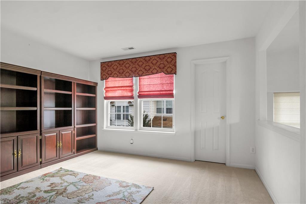 135 White Cedar Lane Yorktown VA 23693