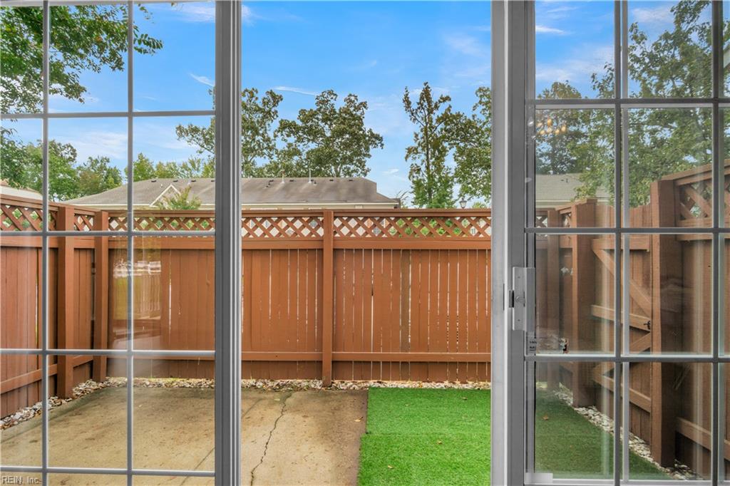 135 White Cedar Lane Yorktown VA 23693
