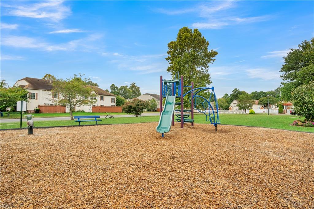 135 White Cedar Lane Yorktown VA 23693