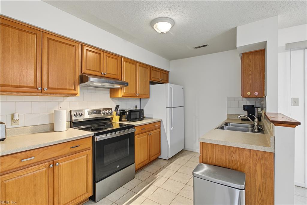 101 Heather Way Yorktown VA 23693
