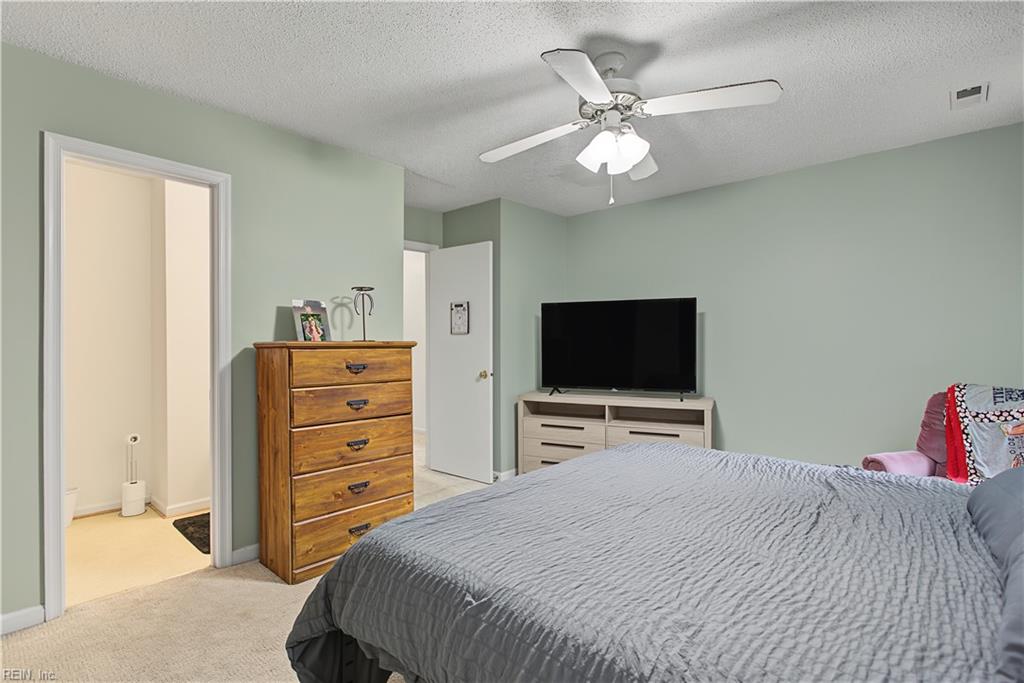 101 Heather Way Yorktown VA 23693