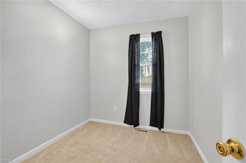 12815 Tahiska Lane Newport News VA 23602