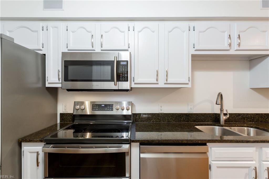 216 Timberline Loop Yorktown VA 23692