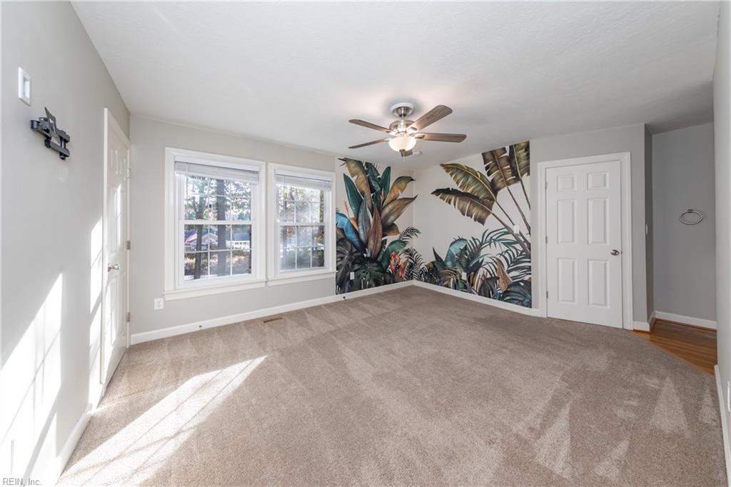 5302 Sloane Square Williamsburg VA 23188