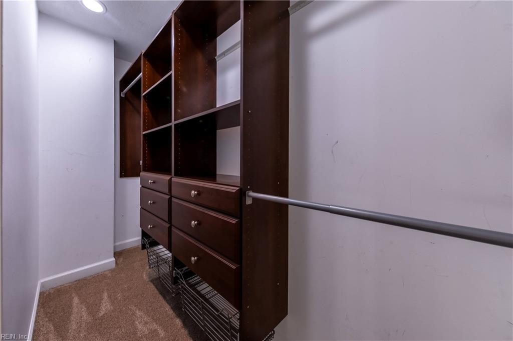 5302 Sloane Square Williamsburg VA 23188