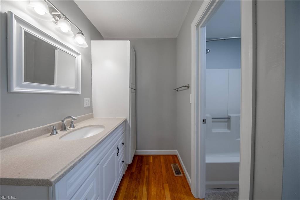 5302 Sloane Square Williamsburg VA 23188