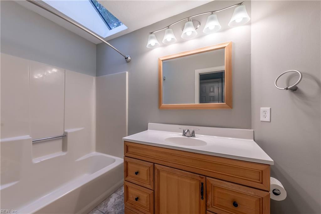 5302 Sloane Square Williamsburg VA 23188