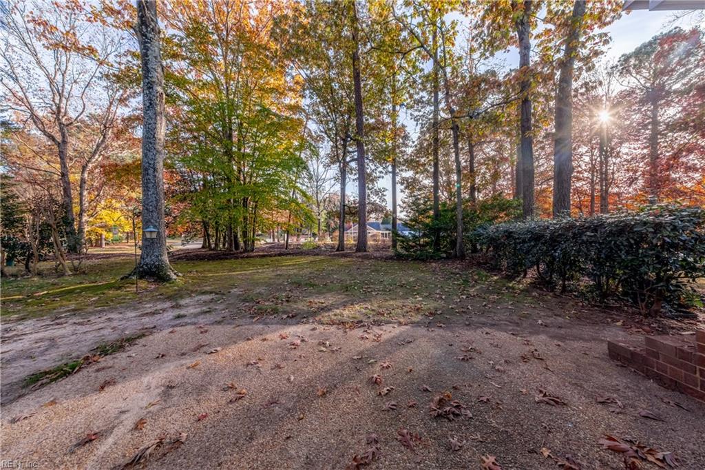 5302 Sloane Square Williamsburg VA 23188