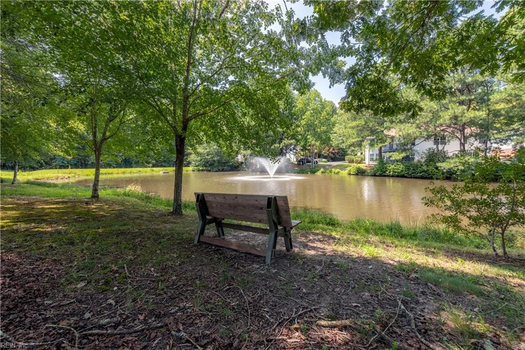 5302 Sloane Square Williamsburg VA 23188