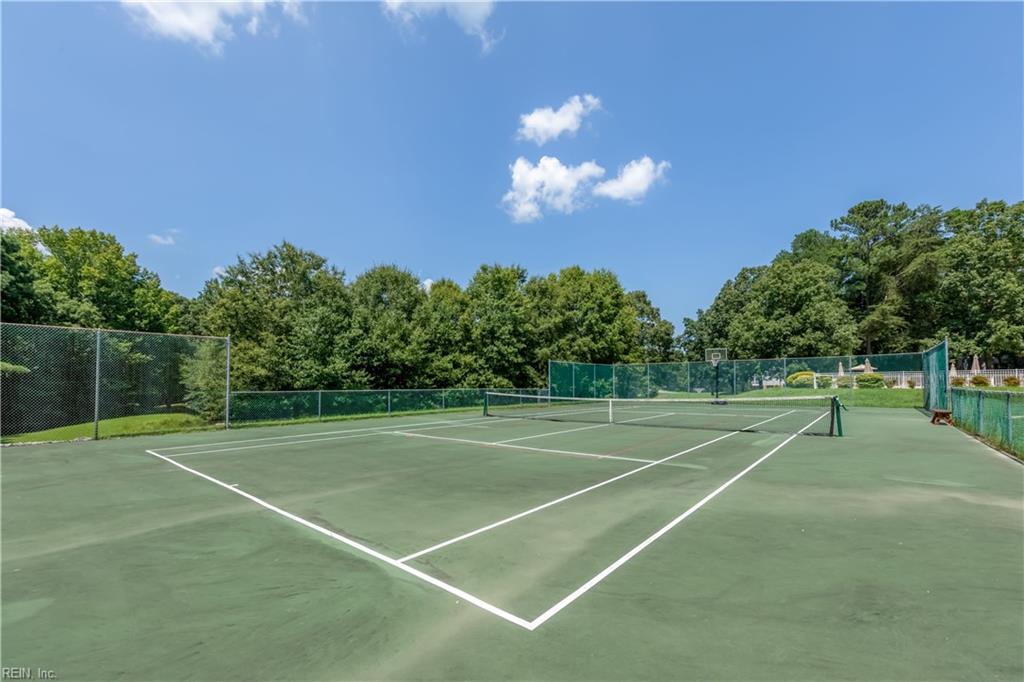 5302 Sloane Square Williamsburg VA 23188