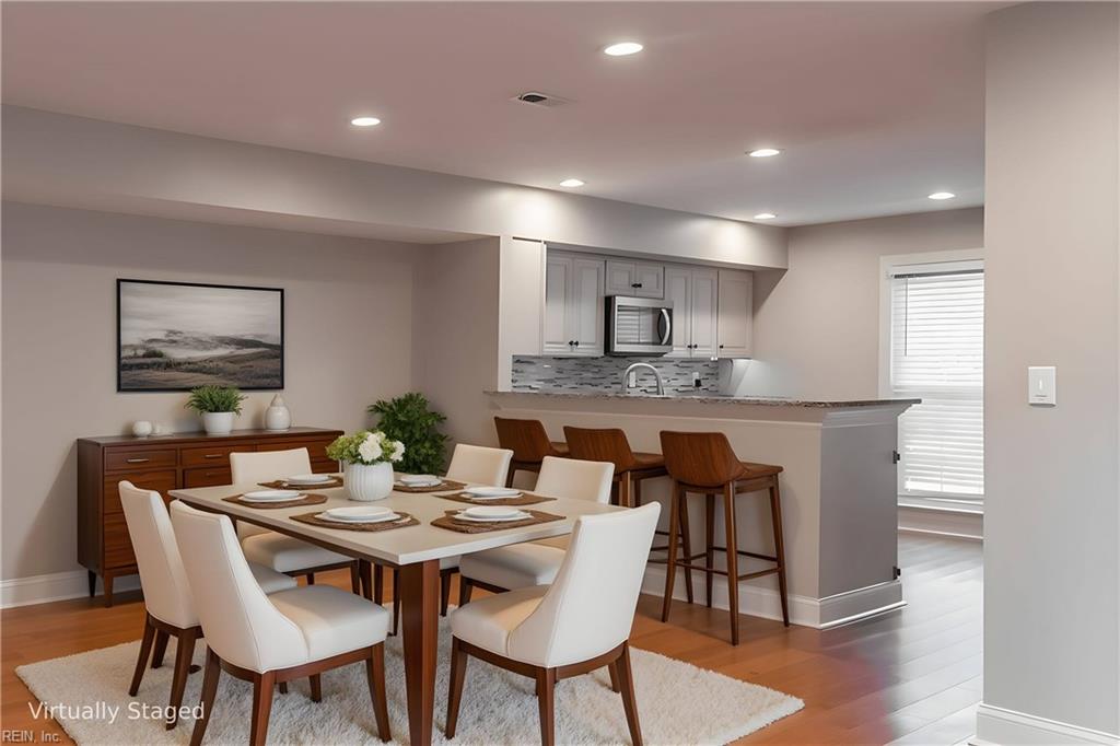 5302 Sloane Square Williamsburg VA 23188