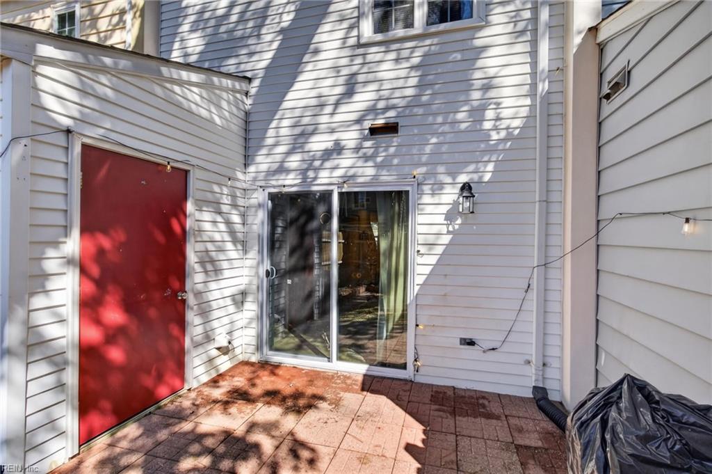 12757 Woodside Lane Newport News VA 23602