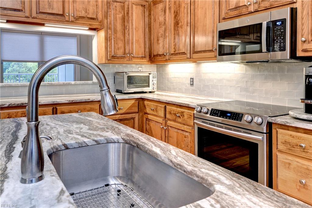 2209 William Styron Square S Newport News VA 23606