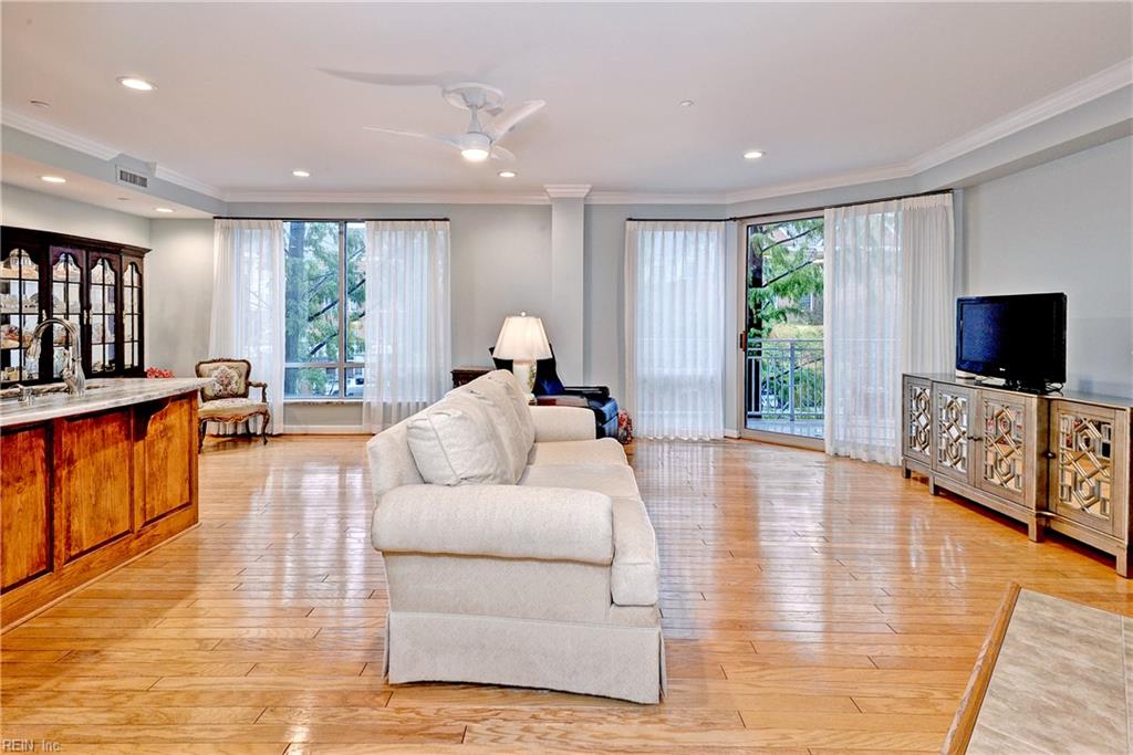 2209 William Styron Square S Newport News VA 23606