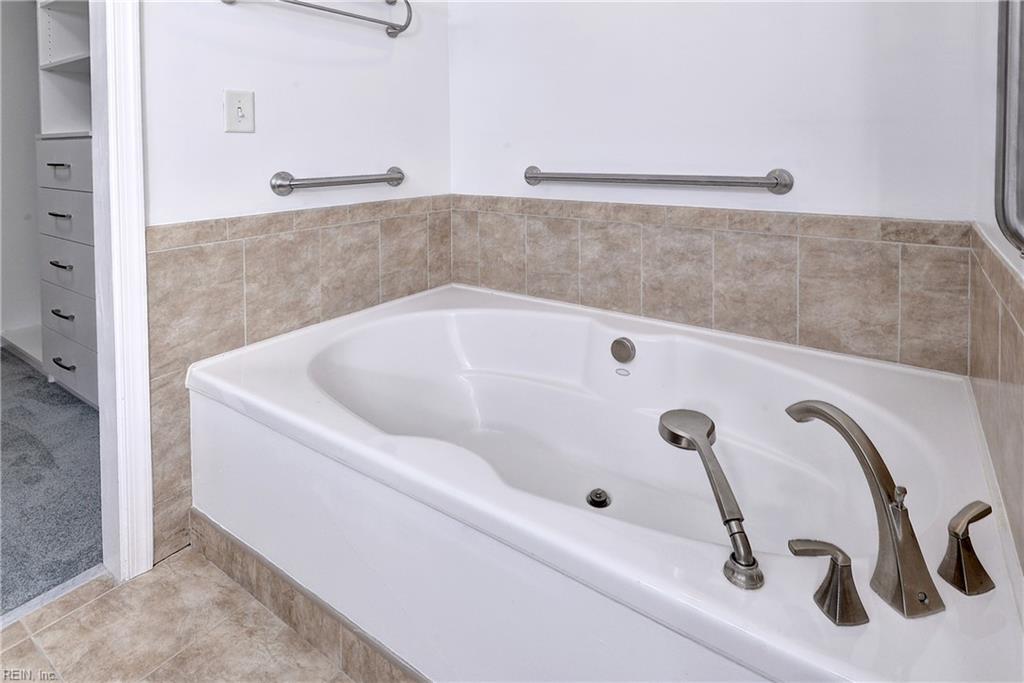 2209 William Styron Square S Newport News VA 23606