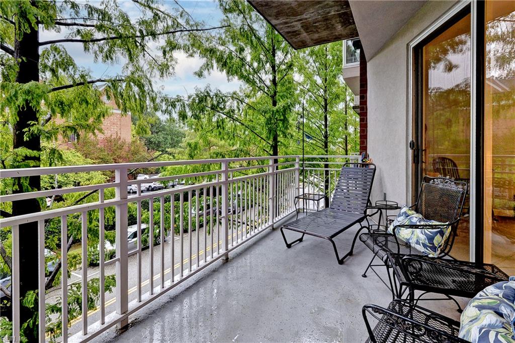 2209 William Styron Square S Newport News VA 23606