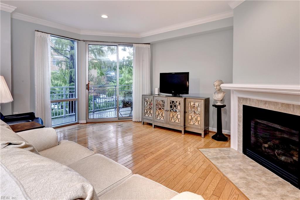 2209 William Styron Square S Newport News VA 23606