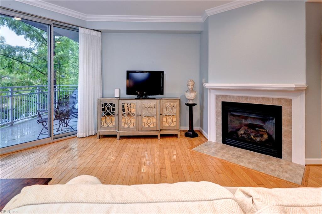 2209 William Styron Square S Newport News VA 23606