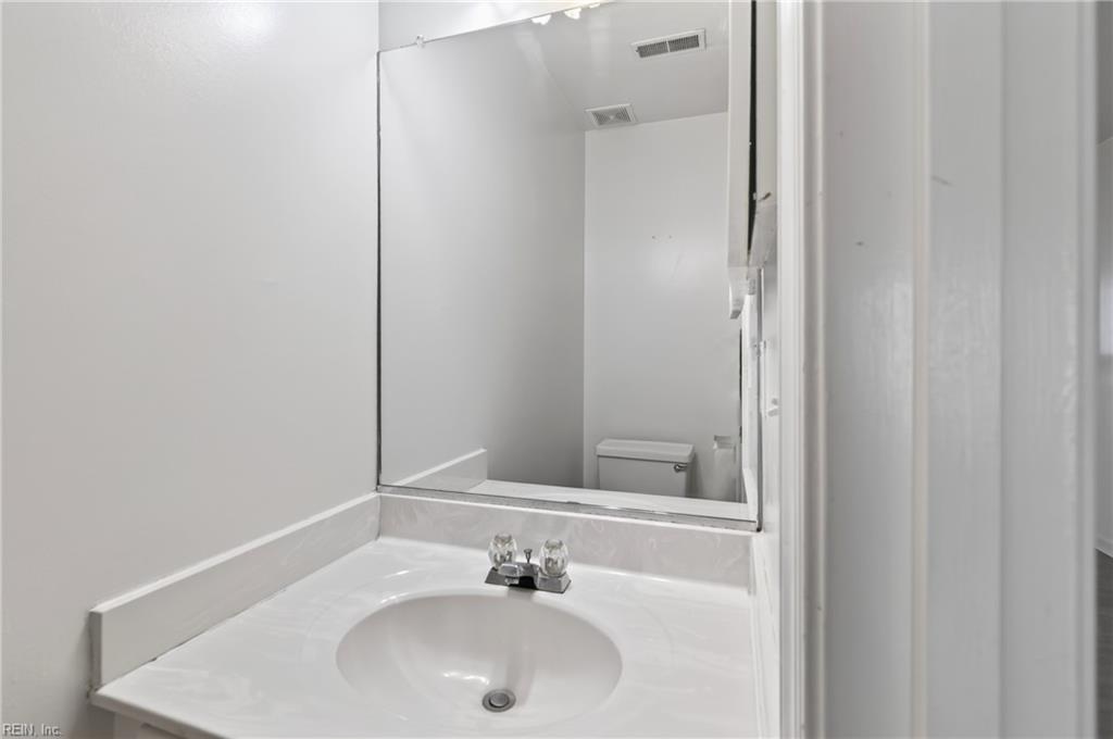 107 Heather Way Yorktown VA 23693