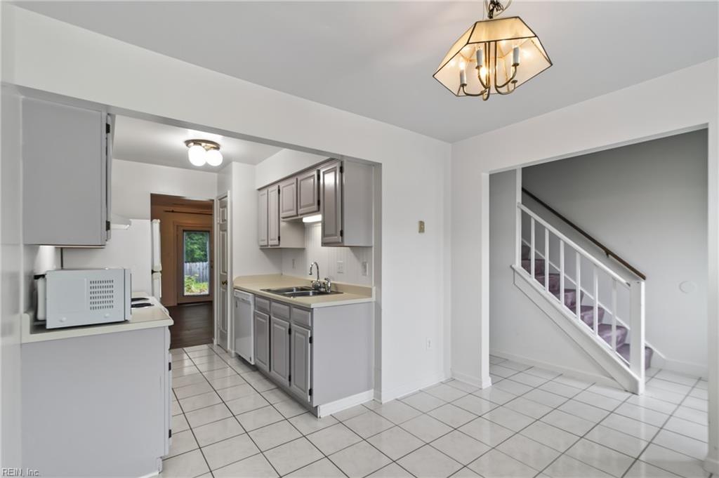 107 Heather Way Yorktown VA 23693