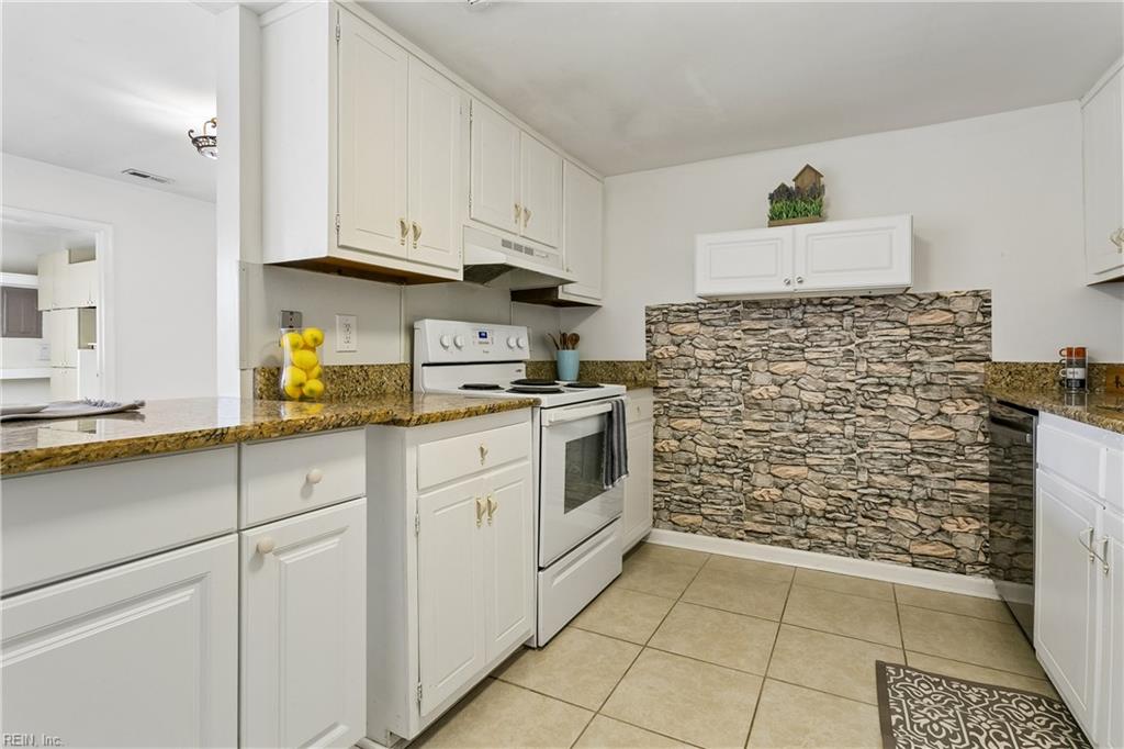 381 Circuit Lane Newport News VA 23608